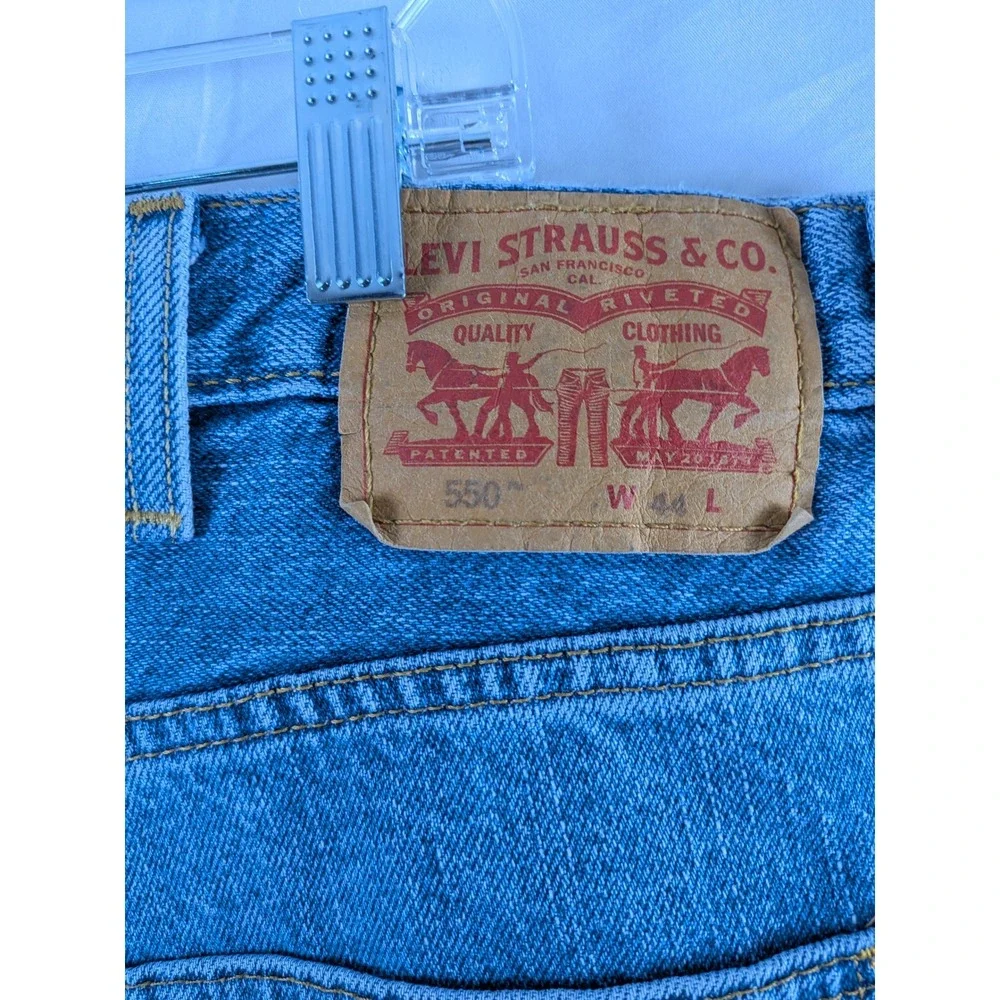 Levi's 550 Denim Shorts Mens 44 Blue Relaxed Fit Medium Wash Cotton 5-Pocket